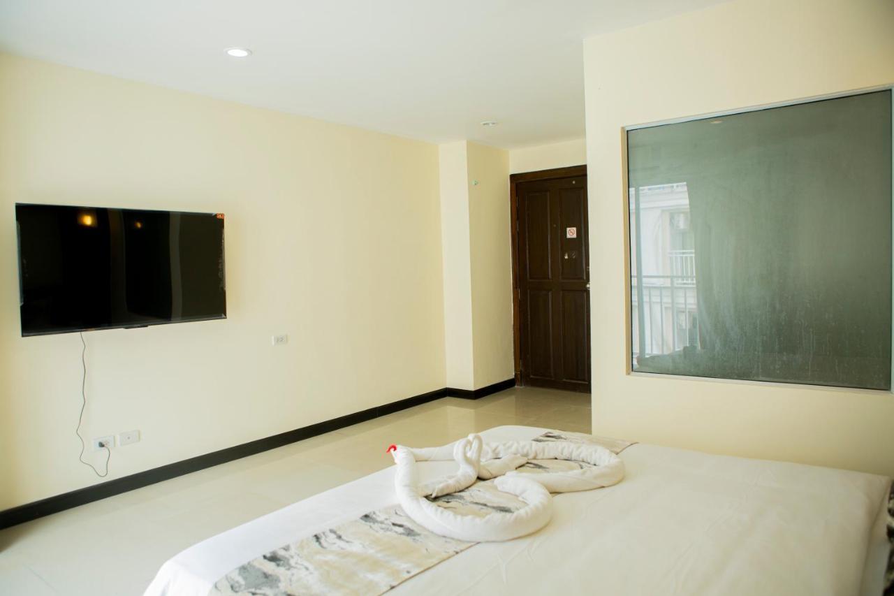 Blue Skyline Hotel Patong Екстер'єр фото