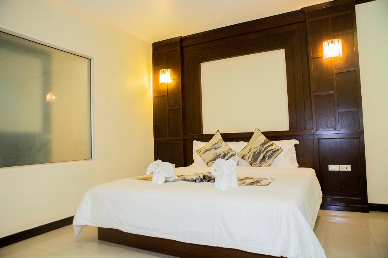 Blue Skyline Hotel Patong Екстер'єр фото