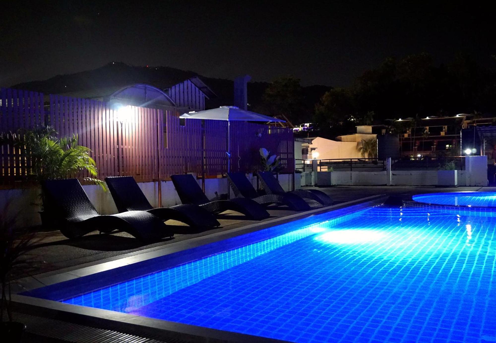 Blue Skyline Hotel Patong Екстер'єр фото