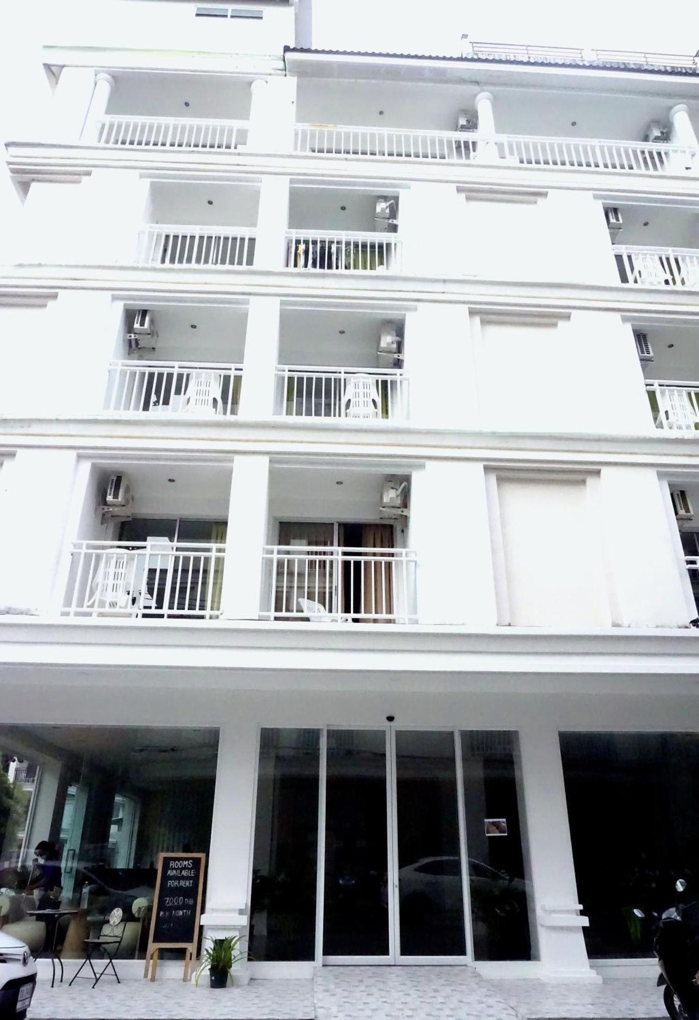 Blue Skyline Hotel Patong Екстер'єр фото