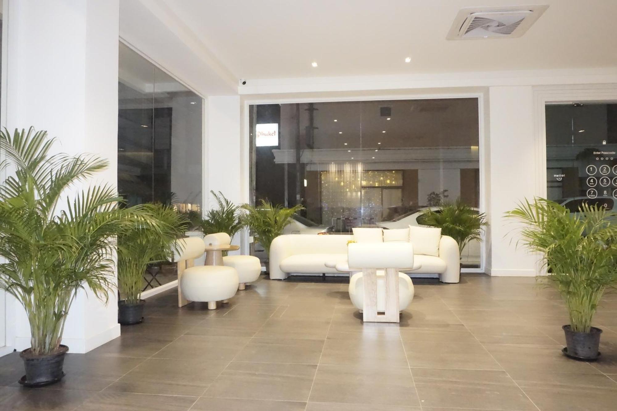 Blue Skyline Hotel Patong Екстер'єр фото