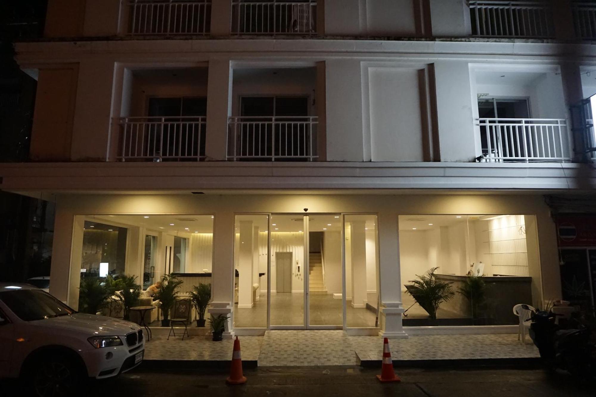 Blue Skyline Hotel Patong Екстер'єр фото