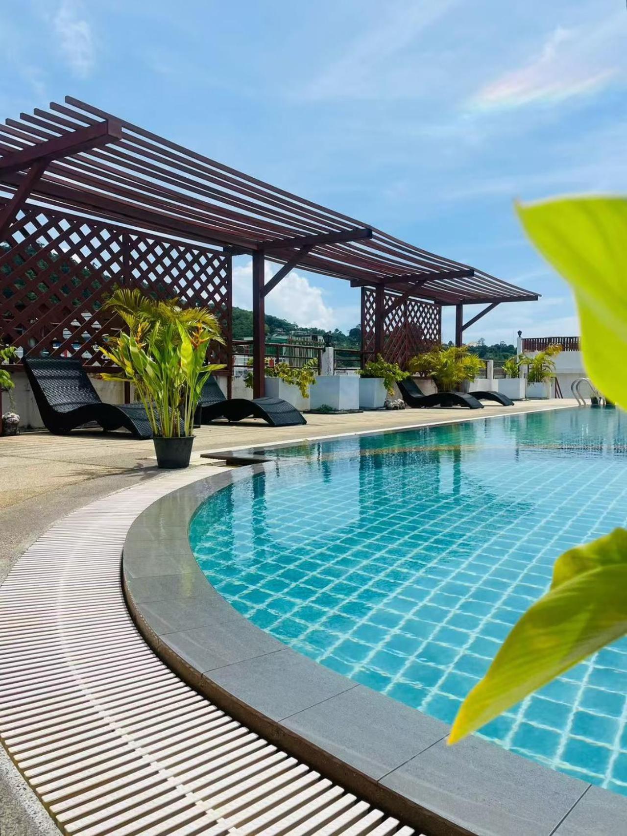 Blue Skyline Hotel Patong Екстер'єр фото